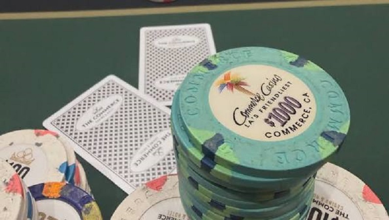Tournoi live : il s'assoit à la mauvaise place... et perd le tapis d'un autre joueur !