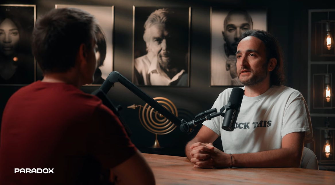 INTERVIEW : Rendez-vous avec Davidi Kitai dans Paradox Sans filtre