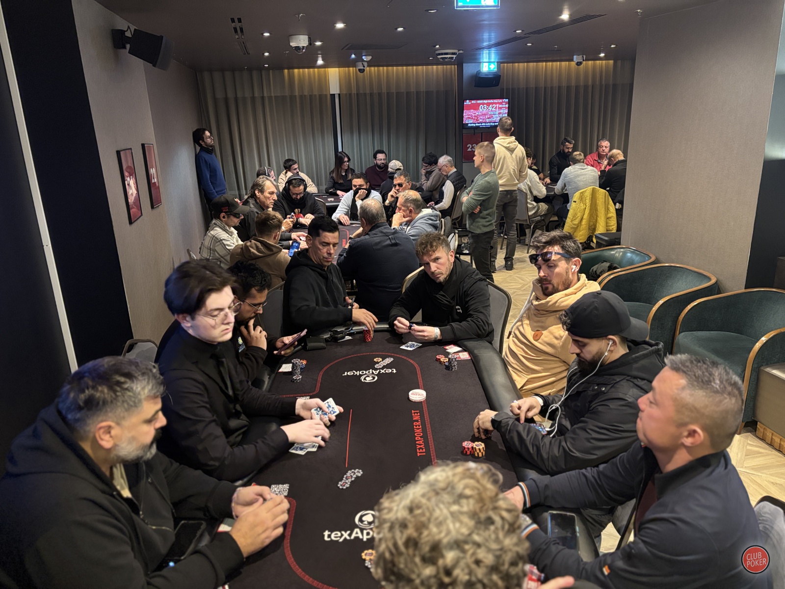UDSO PARIS: 1,040 entrants were recorded for the Main Event! On to Day 3 for the 139 survivors. 
